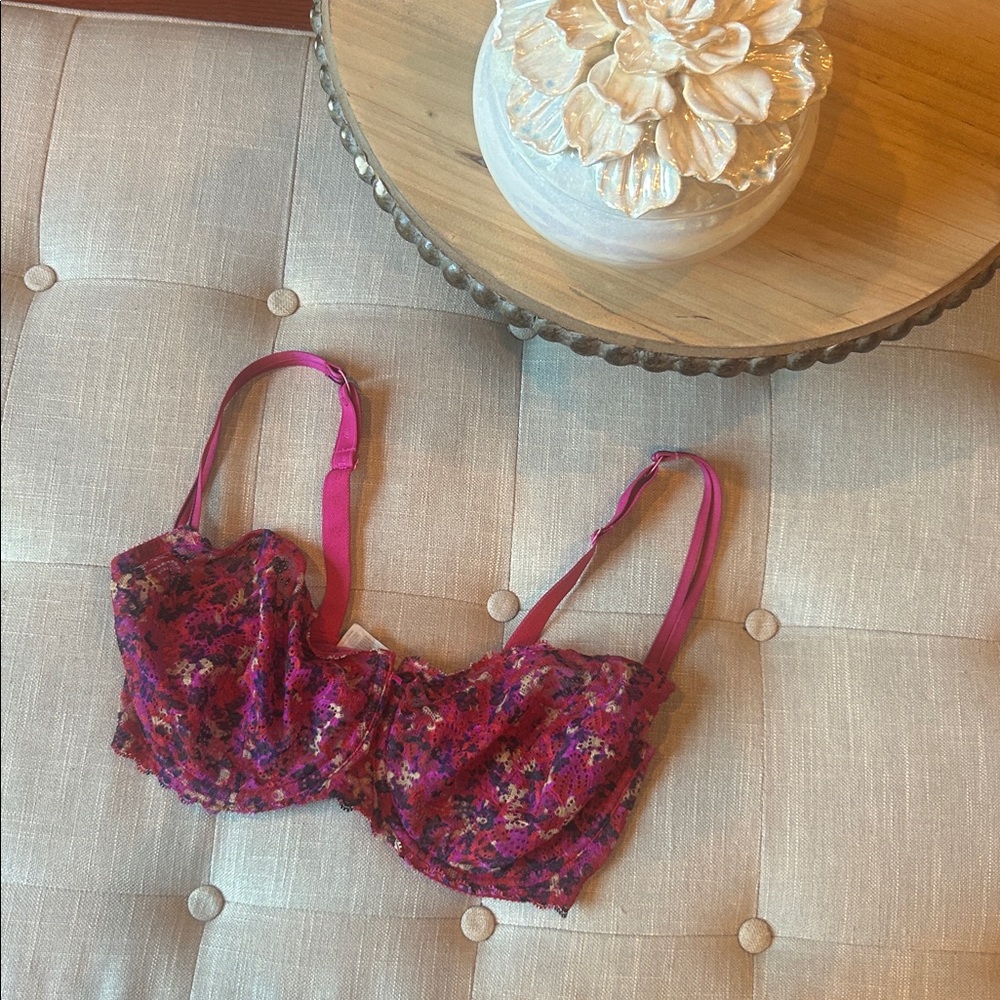 Chantelle Floral Lace Underwire Bra in Fuchsia and Multicolor